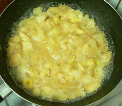Cooking pear for cake