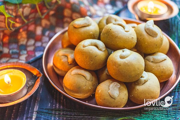 Vegan Besan Ladoo—Melt-in-the-Mouth Chickpea Flour Sweet Fudge Balls