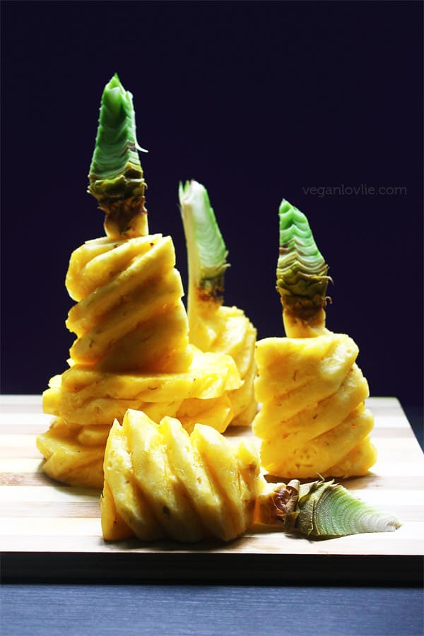 how-to peel and cut a pineapple, Mauritian style