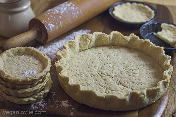 oil based vegan shortcrust pastry recipe (no butter, no margarine), made with aquafaba