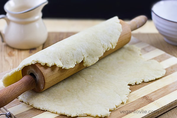 oil based vegan shortcrust pastry recipe (no butter, no margarine), made with aquafaba