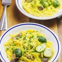 One Pot Creamy Spaghetti with Brussels Sprouts and Marinated Mushrooms, vegan recipe
