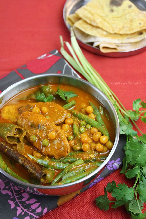 Plantain, Green Bean and Yellow Peas curry, Mauritian recipe