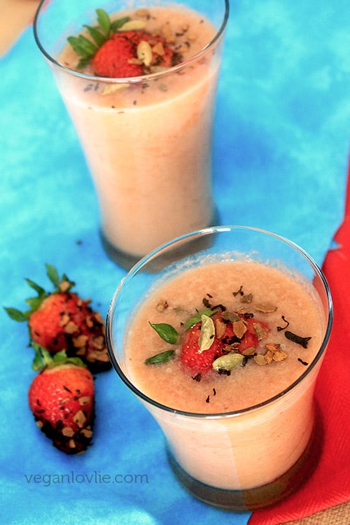 Chai Smoothie, Spiced tea strawberry banana smoothie