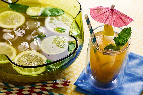 tamarind water, tamarind drink, lemonade, limeade, agua de tamarindo