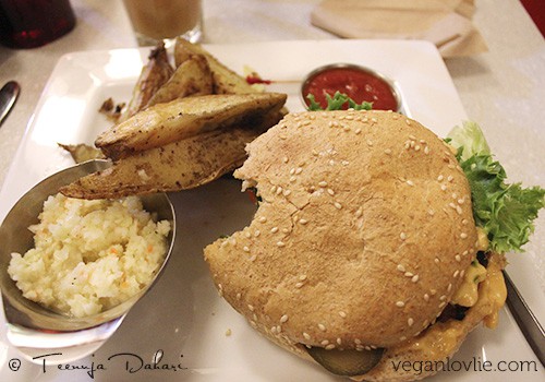Tempeh burger - Eating Out: Aux Vivres - Vegan Restaurant Montréal 