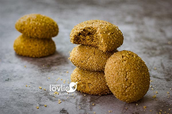 Vegan Soft Ginger Molasses Cookies - Cakey Cookies