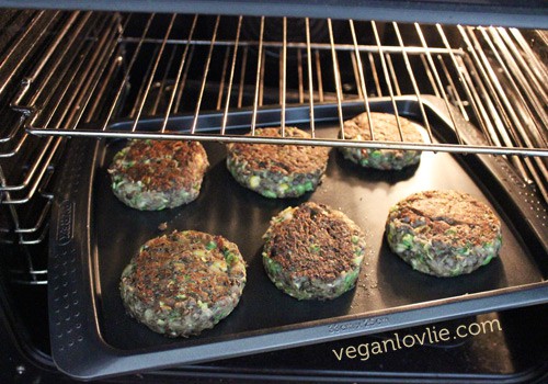 Veggie lentil burger, vegan lentil burger recipe, baking veggie burger 