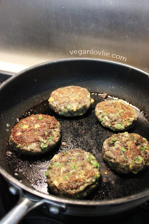 Veggie lentil burger, vegan lentil burger recipe, pan-frying veggie burger